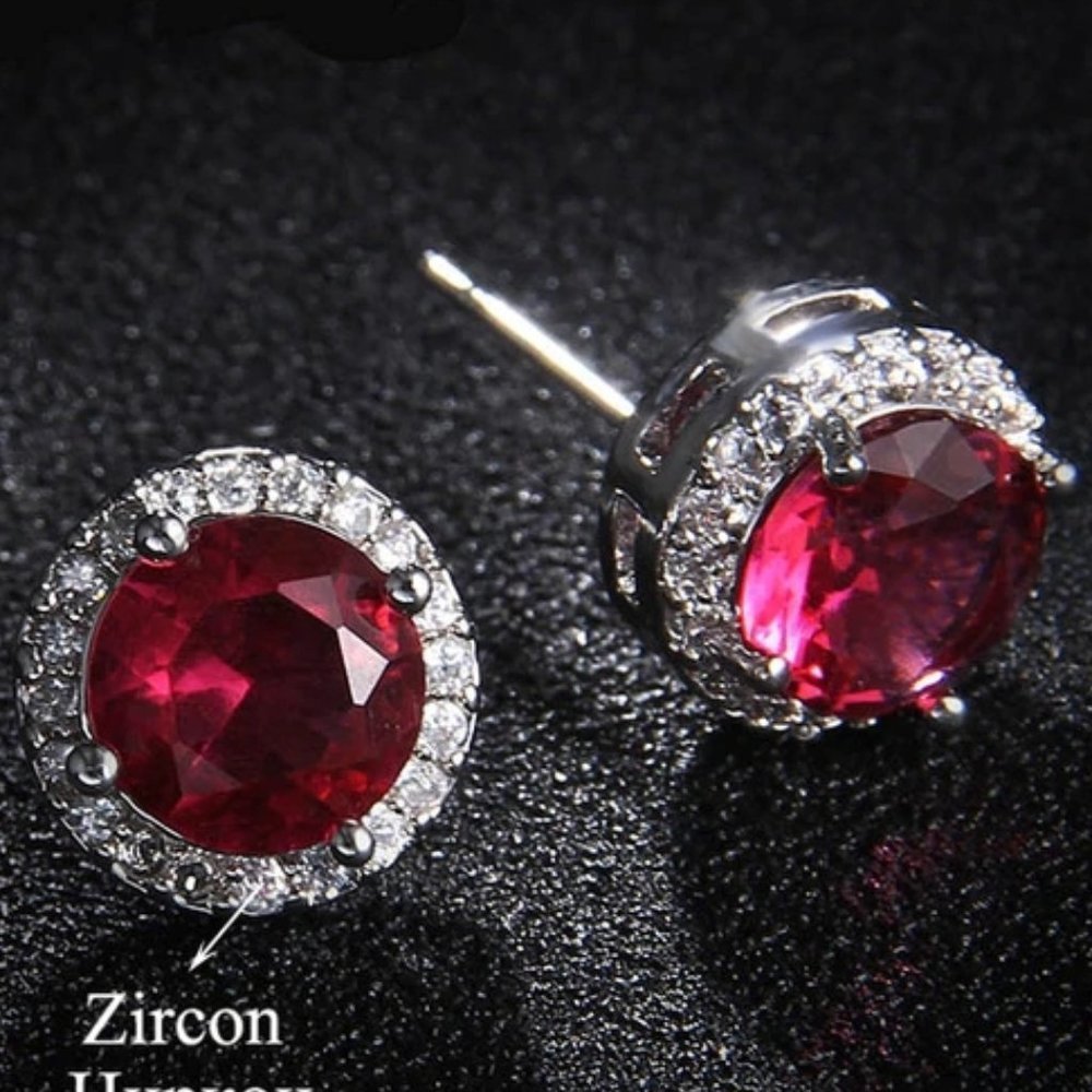 🎁 Silver Plated CZ Classic Stud Earrings for Women, UNVN12443